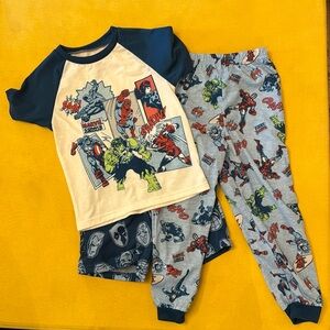 Marvel pajama set size 5 NWT